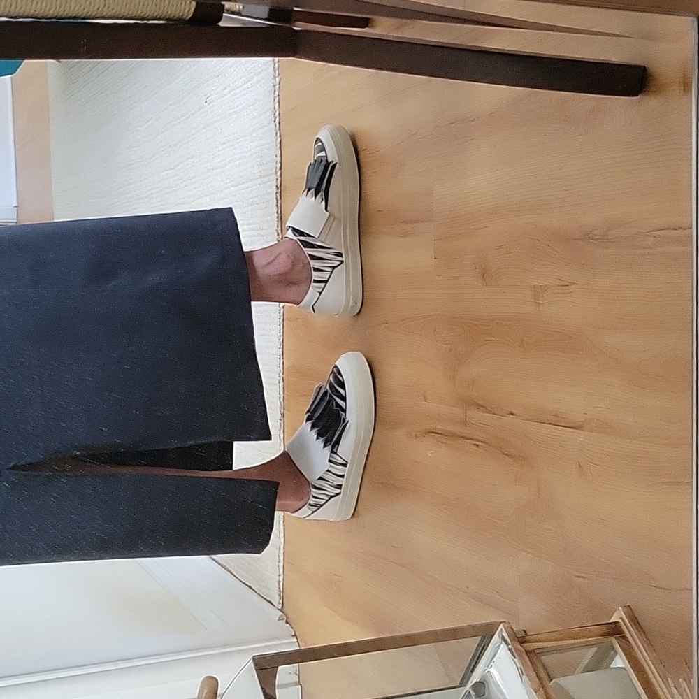 Tods Sneakers B/W slip-on 40